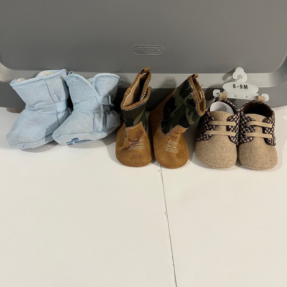 Baby boy shoes 0/3 months and 6/9 months (s-168)